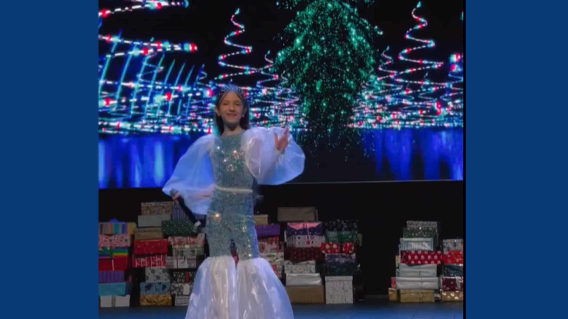 дівчина, сцена