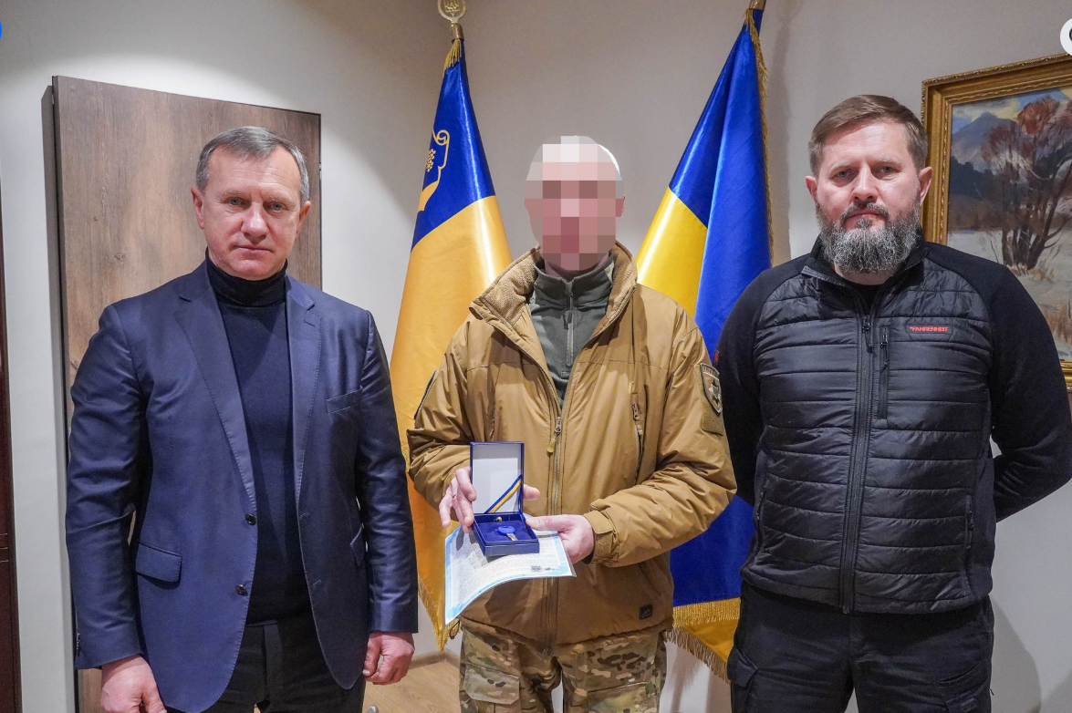 чоловіки, приміщення