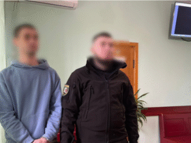 чоловіки, арешт