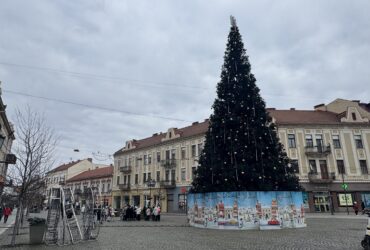 ялинка в Ужгороді