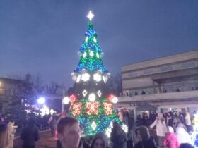 люди, ялинка