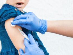 вакцинувати дітей