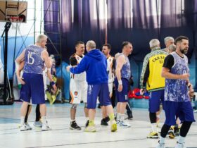 чоловіки, подія