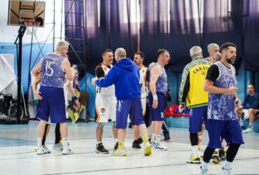 чоловіки, подія