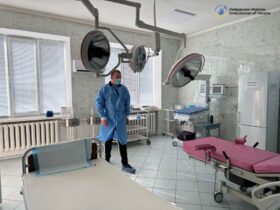 медик, операційна