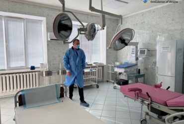 медик, операційна