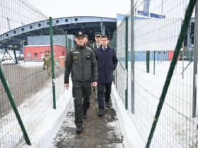 чоловіки, сітка, прохід