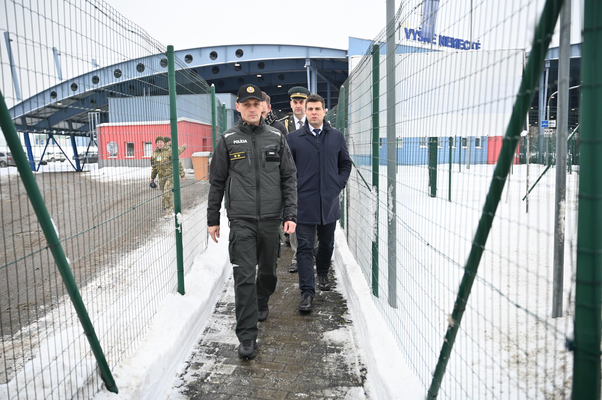 чоловіки, сітка, прохід