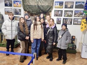 діти, картини, приміщення