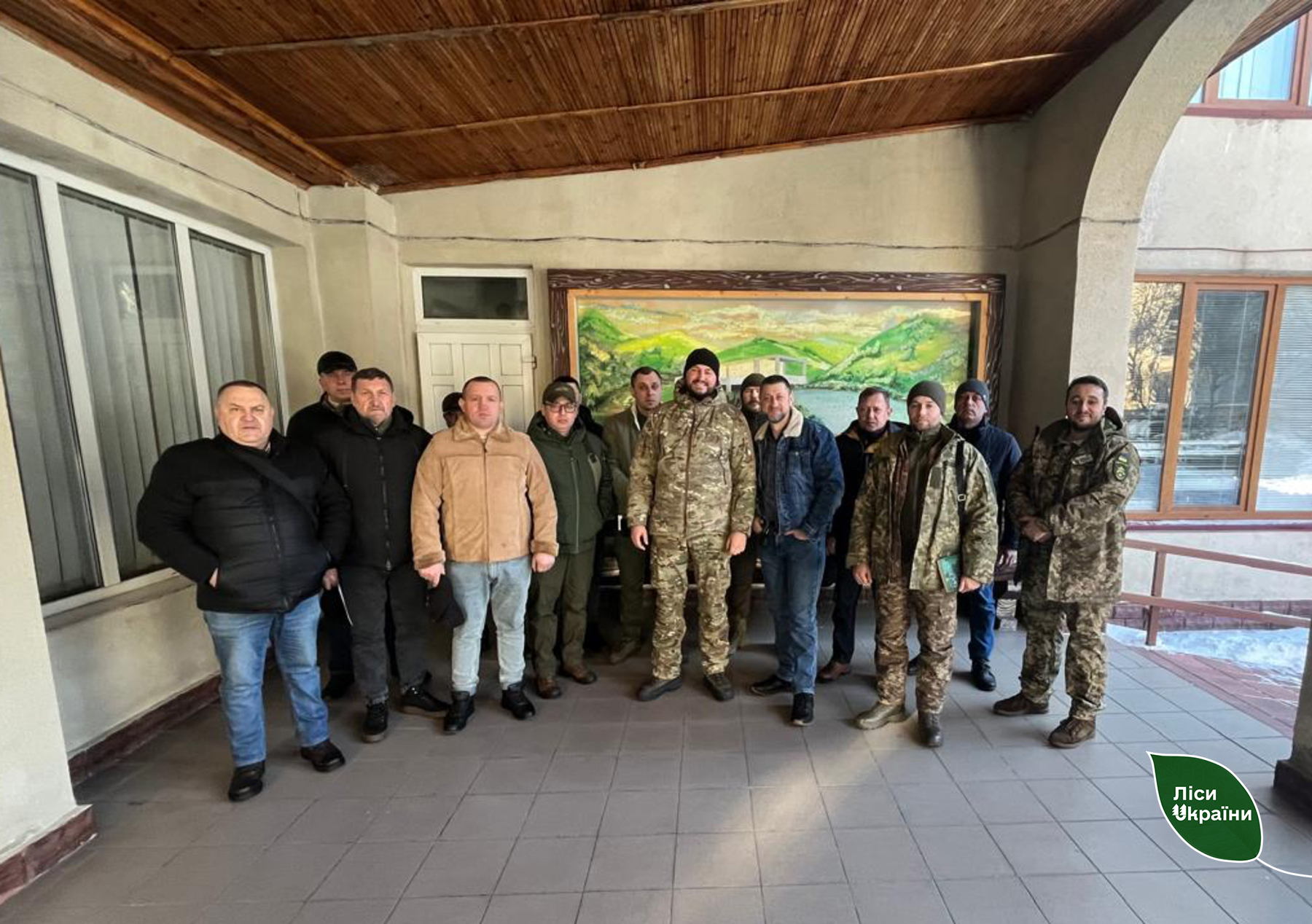 чоловіки, приміщення, картина