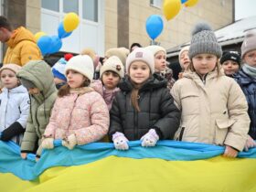 діти, прапор, кульки