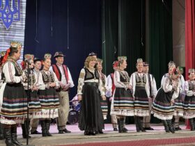 сцена, артисти , дія