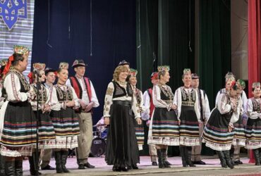 сцена, артисти , дія