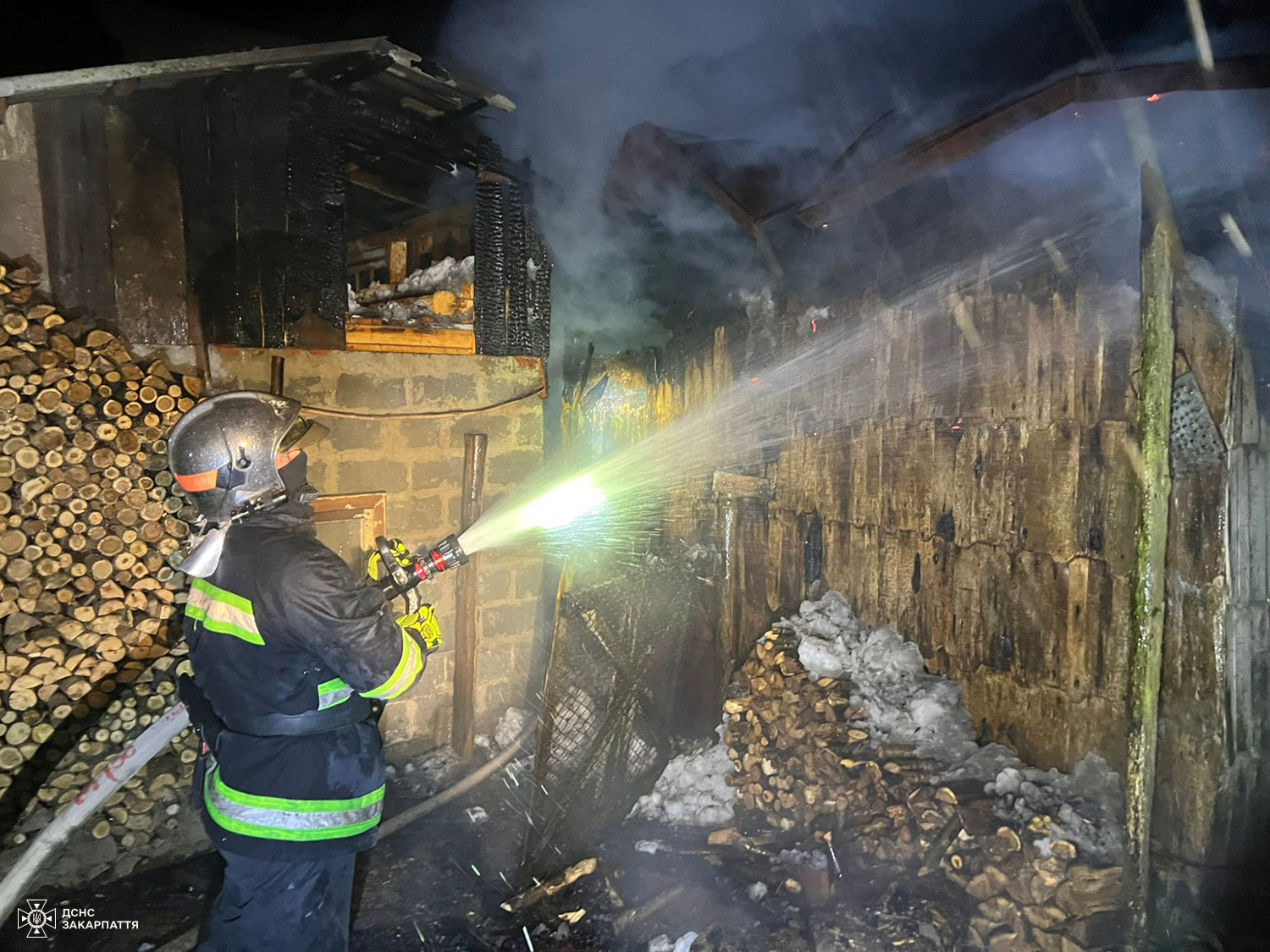 пожежник, будівля, дим