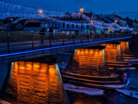 міст, річка, будинки