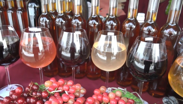 вино, виноград, пляшки, бокали