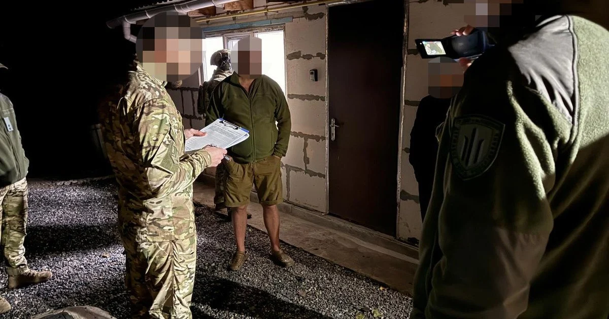 військові, дія