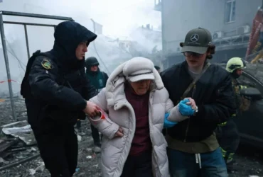 люди, руїни