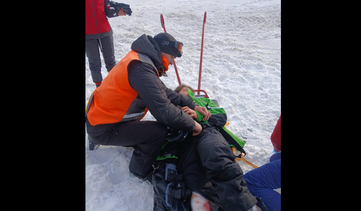 чоловіки, дія, сніг