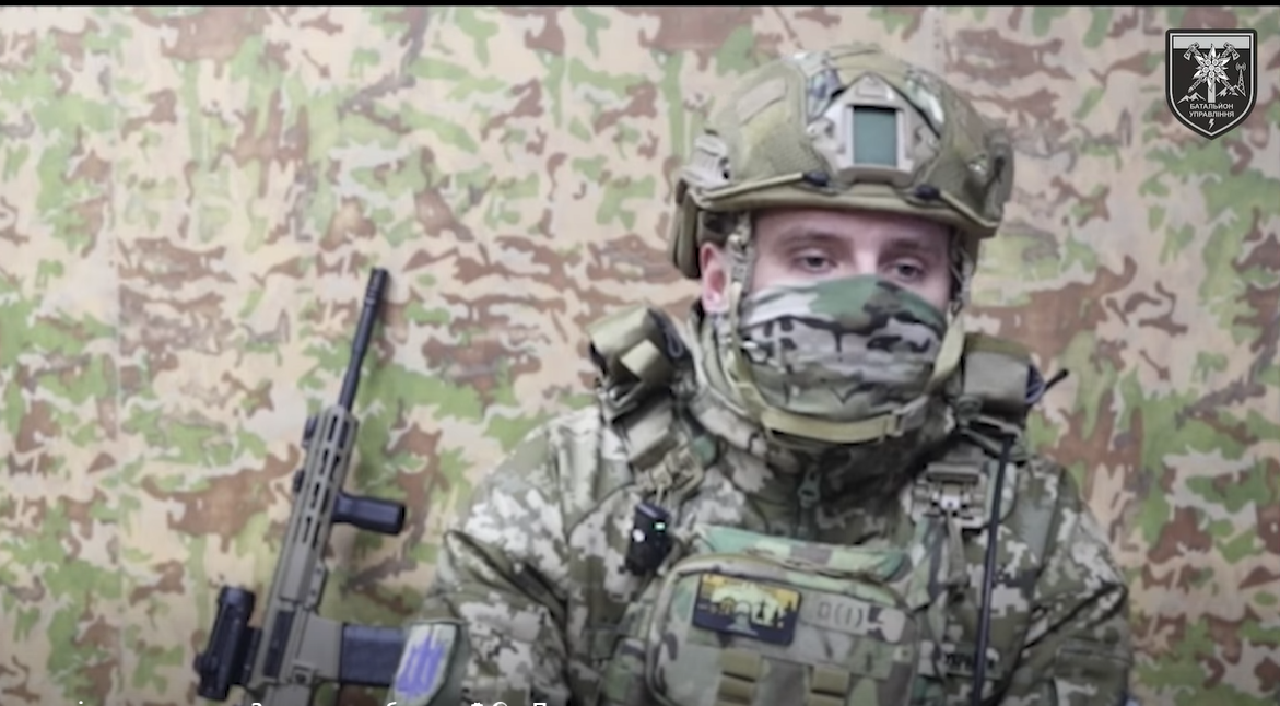 військовий, автомат