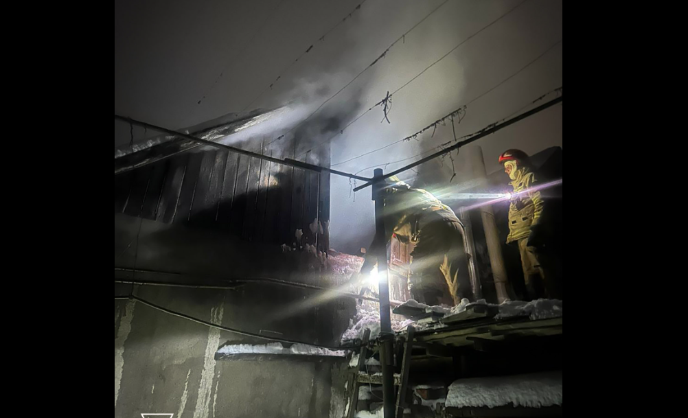 пожежники, дим, будинок