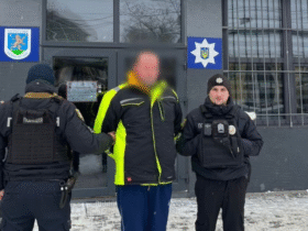 чоловіки, арешт