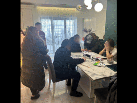 люди, кабінет, стіл, вікно