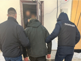 чоловіки, арешт