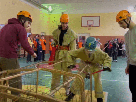 підлітки, подія, спортзал