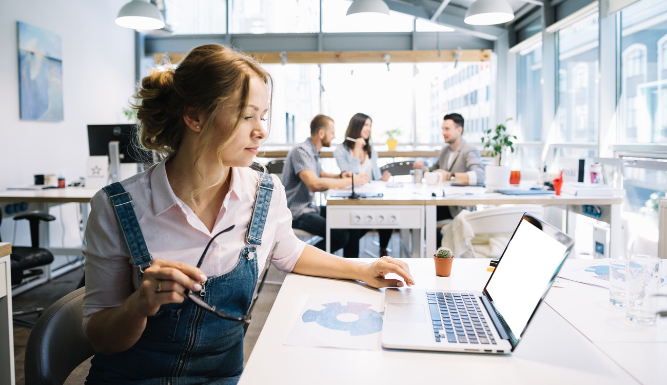 молодь робота