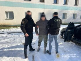 чоловіки, будинок сніг