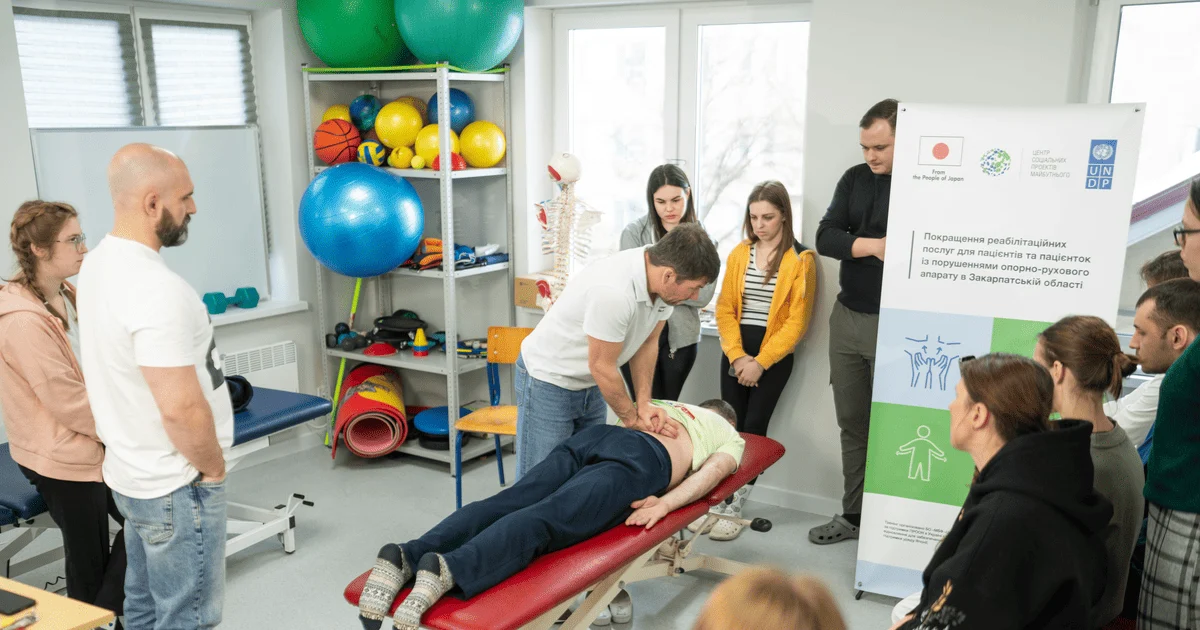 люди, кабінет, ліжко