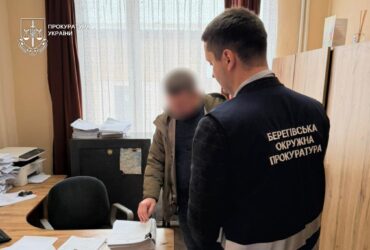 чоловіки, кабінет, вікно