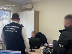 чоловіки, кабінет, шкаф