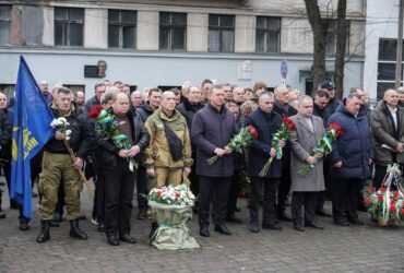 люди, квіти, дія