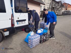 люди, будинки, сумки