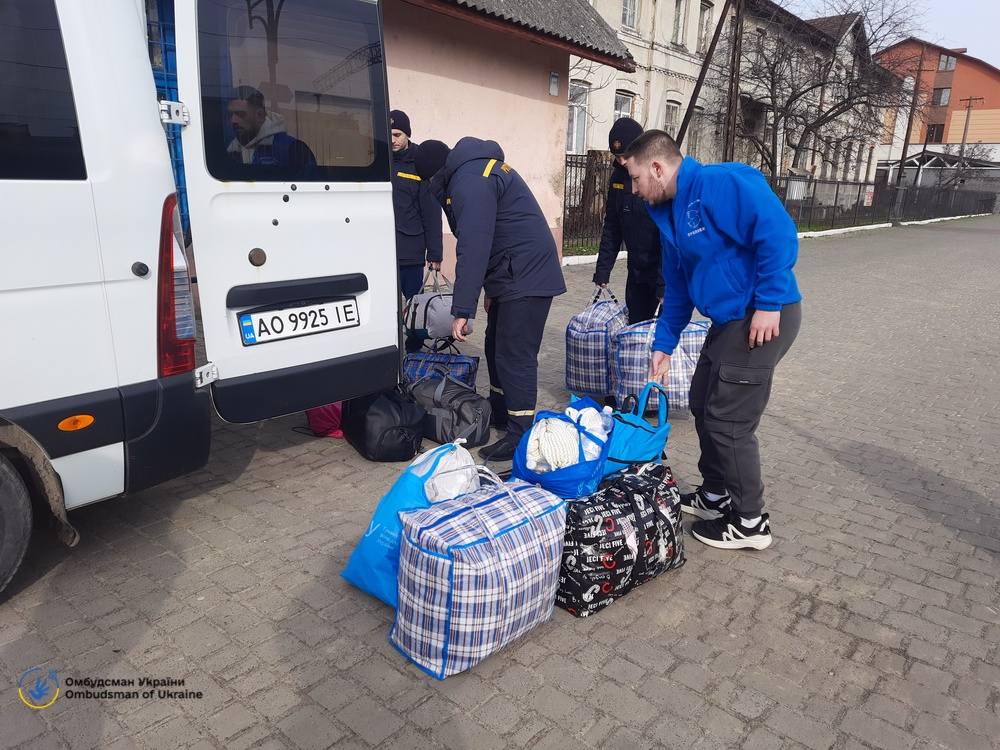 люди, будинки, сумки