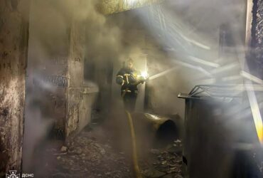 дим, споруда, рятувальник