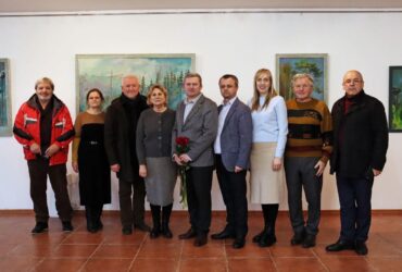 люди, стіна. картини