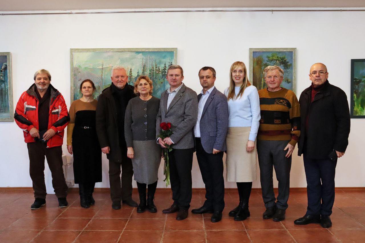 люди, стіна. картини