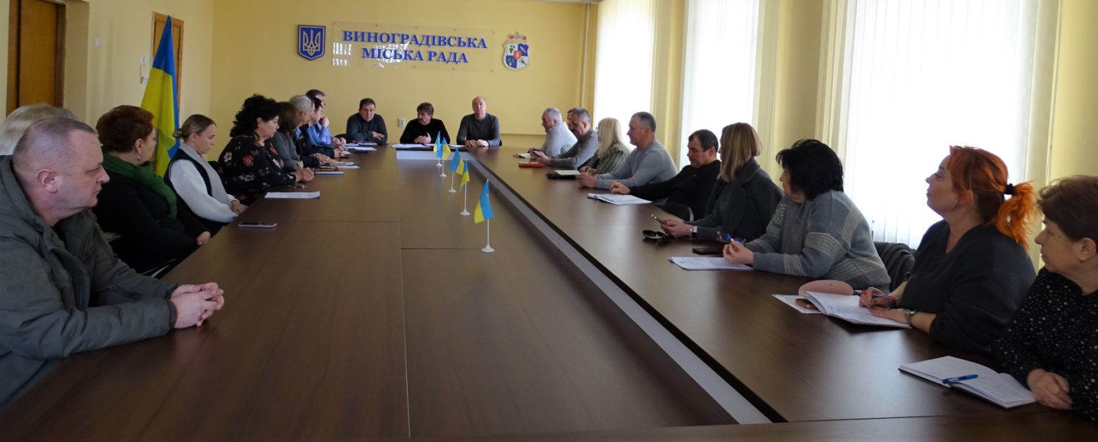 люди, кабінет, стіл