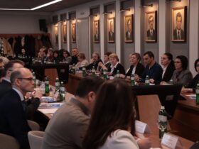 люди, приміщення, подія