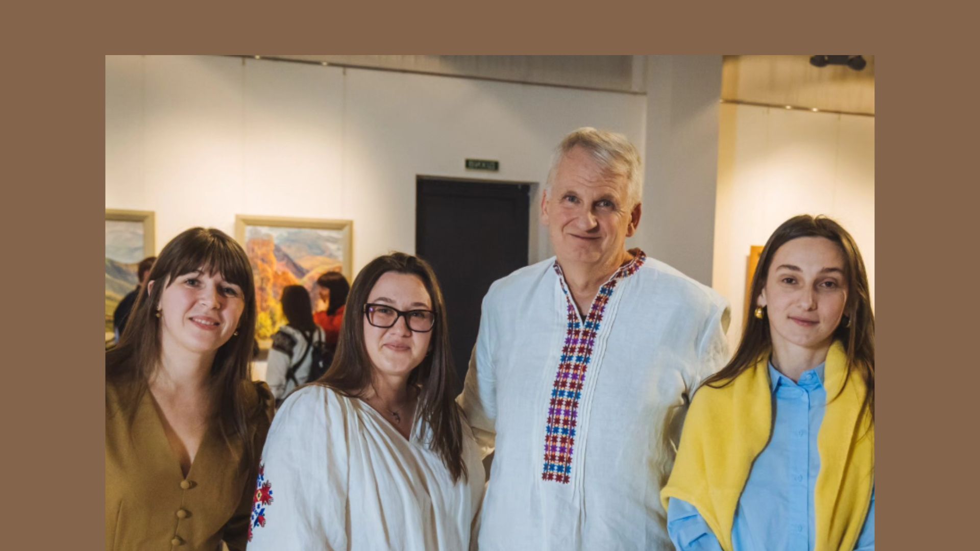 люди, кімната