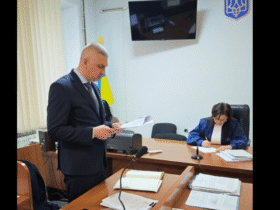 люди , столи, кабінет