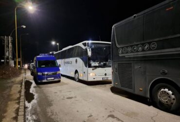 автобуси, дорога, ніч