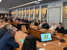 люди, стіл, кабінет