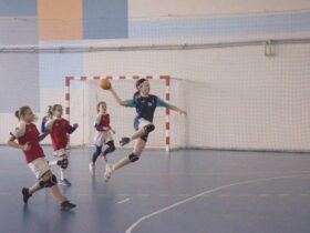 діти, м'яч, дія