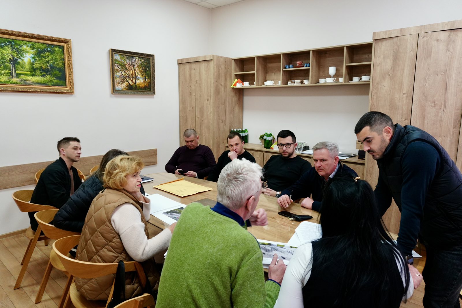 люди, стіл, подія