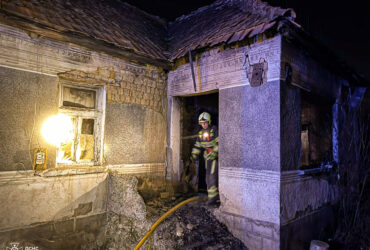 будинок, пожежник, ніч