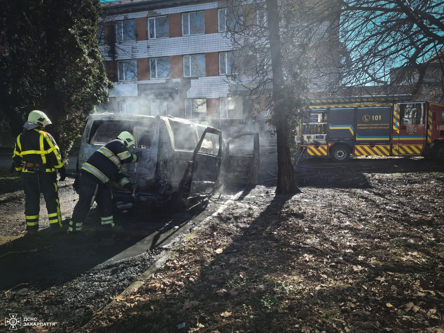будинок, авто, дим, пожежники